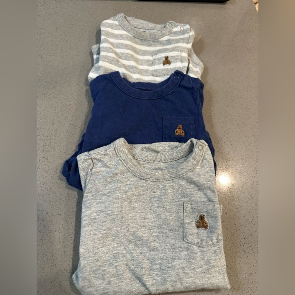 Bundle: Baby Gap Set of 3 short-sleeve onesies Sized 3-6 / 6-12 month